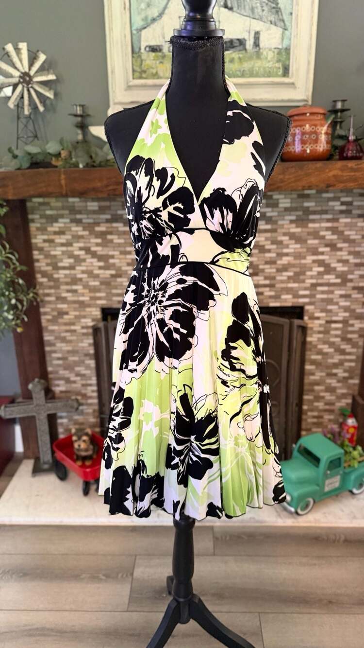 Speechless Halter Floral Pleated Black White Green Dress